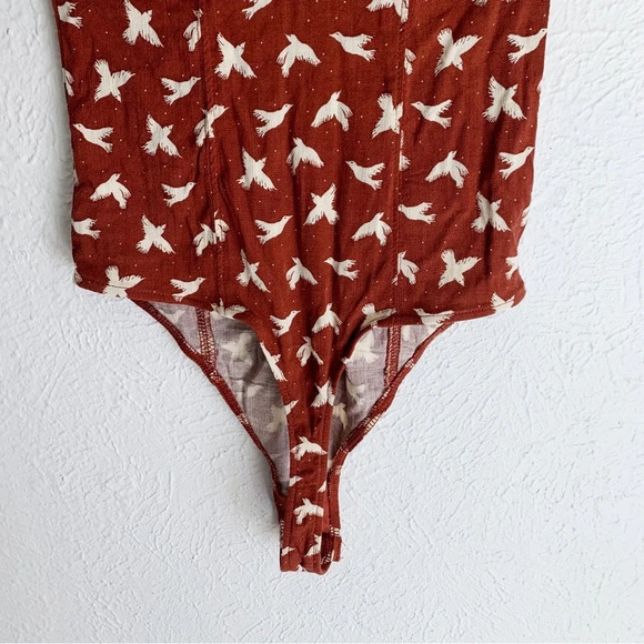Free People Intimately Billie Bodysuit in Terracotta Bird Print NWT Sz XS - Picture 4 of 8